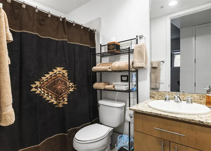 Step Out To Historic Old Town 2 King/2bath W/pool * Scottsdale