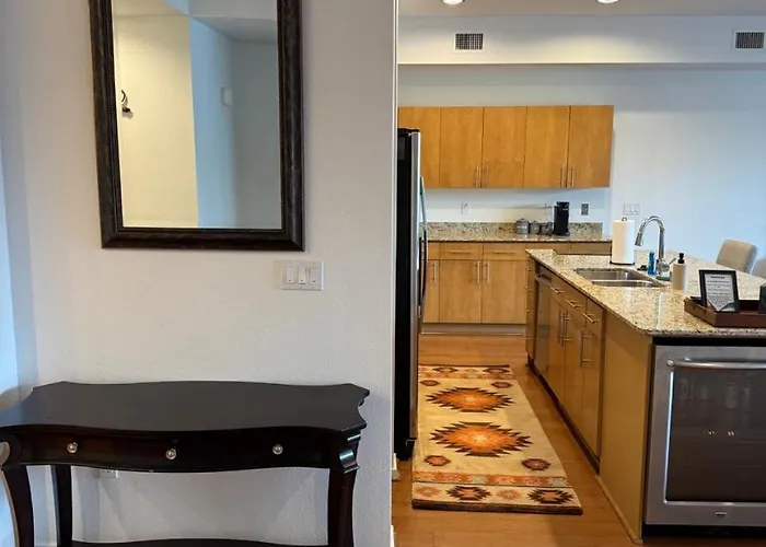 Step Out To Historic Old Town 2 King/2bath W/pool *