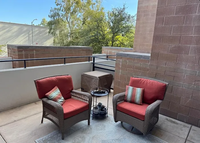 Step Out To Historic Old Town 2 King/2bath W/pool Apartament